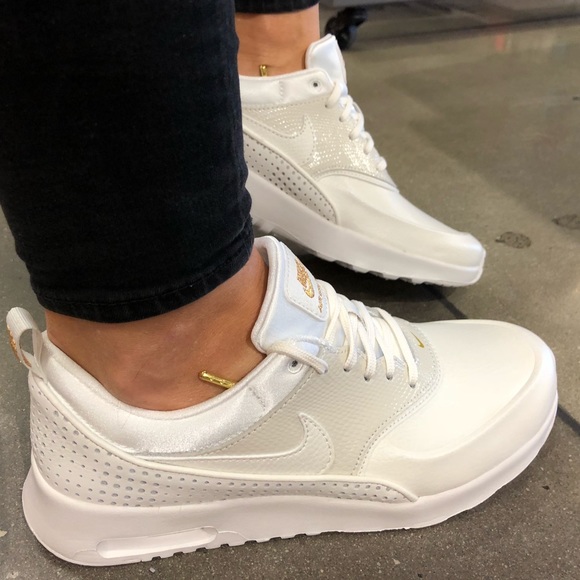 🏵Nike Air Max Thea 🏵Price firm !! - Picture 3 of 8